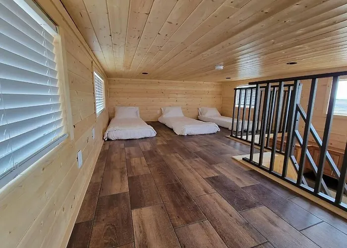 077 Tiny Home Nr Grand Canyon South Rim Sleeps 8