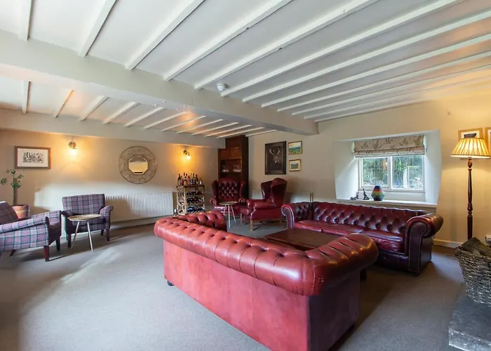 Parva Farmhouse Riverside Guesthouse