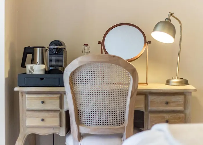 Parva Farmhouse Riverside Guesthouse