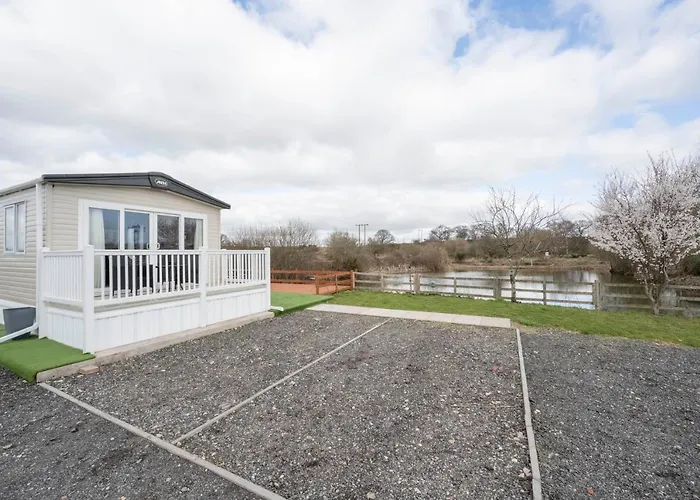 Hallcroft Fishery And Holiday Park