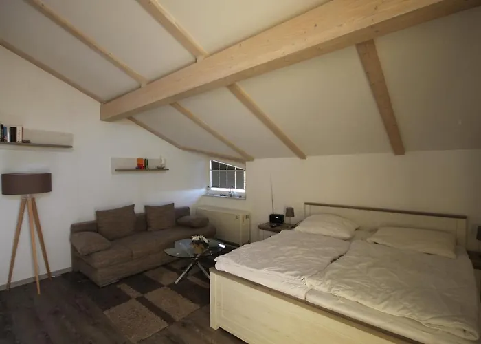 Ferienvermietung: Villa Monika