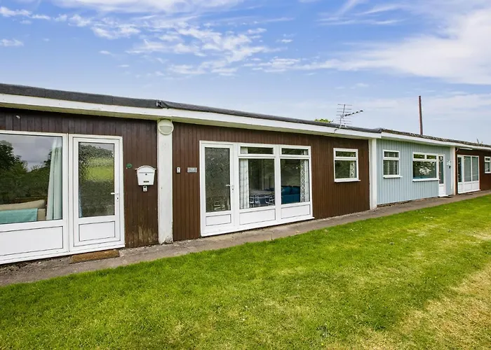 328 Norton Park, Dartmouth