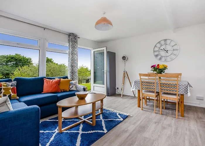 328 Norton Park, Dartmouth