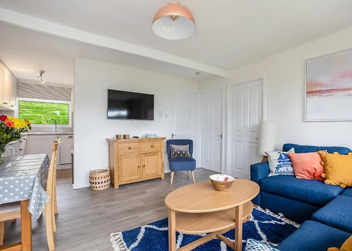 328 Norton Park, Dartmouth