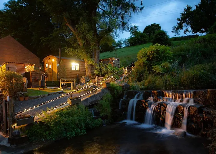 The Old Pumphouse Shepherds Hut With Hot Tub