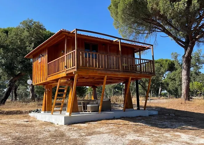 Suspended Wooden House - Monte da Cortiça