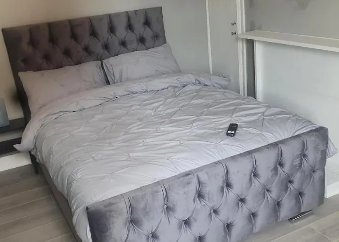 Guest house: Tower Gardens Residence