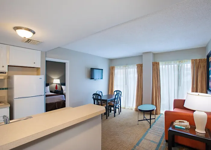  Enclave Suites, A Staysky & Resort Near Universal