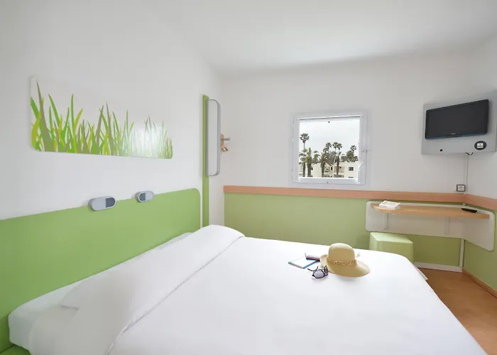 Spa Hotels Resorts Mia Urban Detroit Tanger