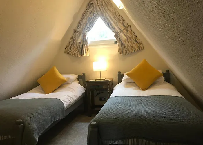 Foxes Sea Side Retreat Deluxe Chalet Is A Lovely Holiday Home Tucked Away On The Kent Coast