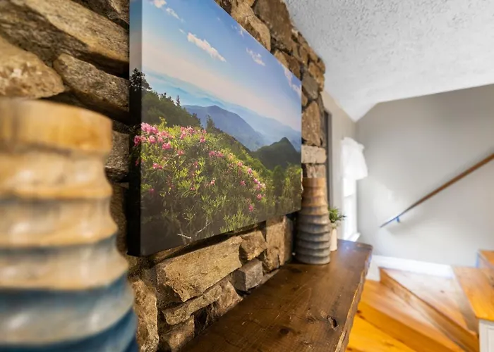 Chimney Rock Chalet Near Lake Lure!