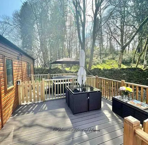 Hartland Lodge - White Cross Bay Holiday Park