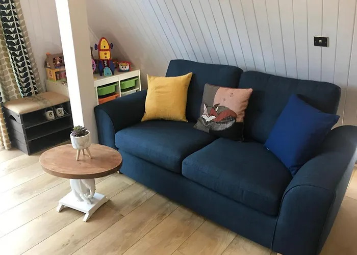 Foxes Sea Side Retreat Deluxe Chalet Is A Lovely Holiday Home Tucked Away On The Kent Coast