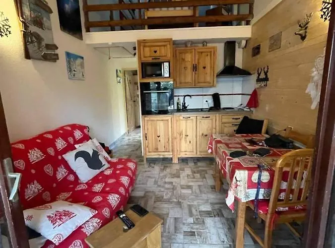 LES FONTANILLES odeillo chalet 60 WIFI&PARKING gratuit exposé plein sud&plein pied , draps&serviettes de toilettes non inclus, sabanas y toallas no incluidos