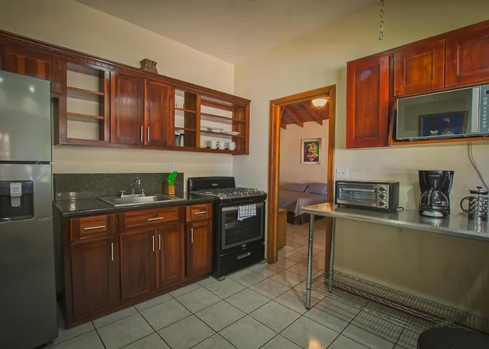 Esvedra Cabin Near West End & Beaches - Starlink