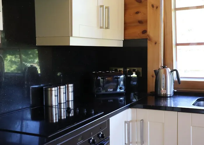 Bunnahahbain - Two Bedroom Luxury Log Cabin With Private Hot Tub