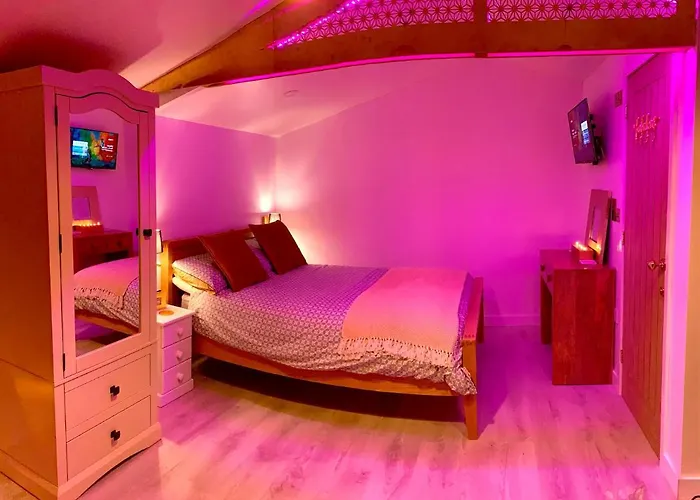 Shine Chalet - Unique & Comfortable Accommodation