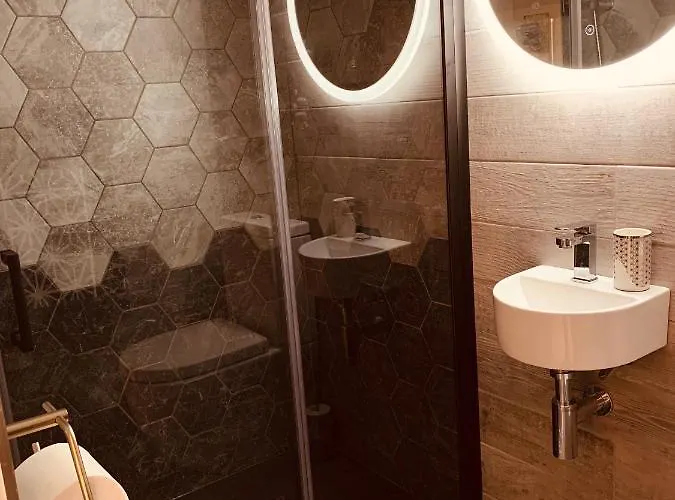 Shine Chalet - Unique & Comfortable Accommodation