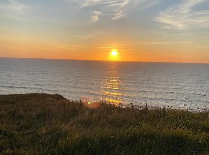 Morwenna Lodge - Waves Of The Ocean