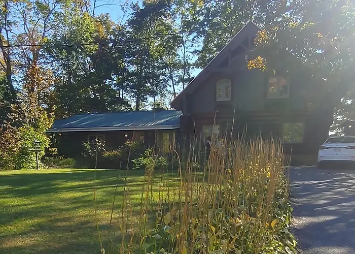 Le Petit Montebello