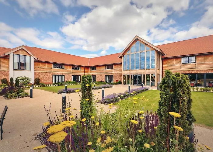 Hotels with tennis Sandburn Hall