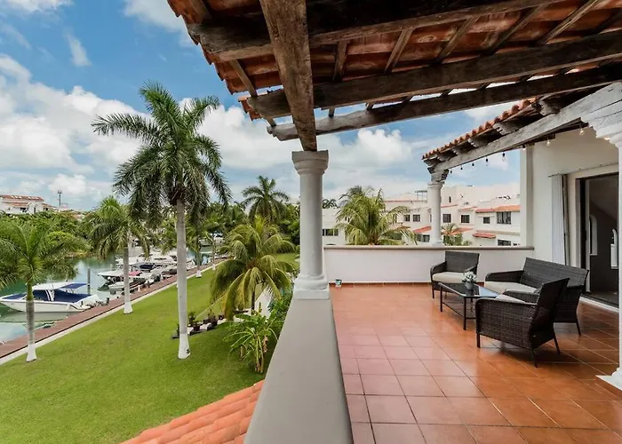 Alquiler de vacaciones: CASA REAL- Increíble villa sobre la laguna by CASA PARAISO