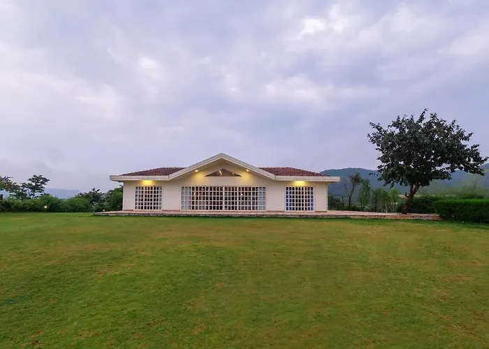 Stayvista'S Shivom Villa 12 - A Serene Escape With Views Of The Valley And Lake