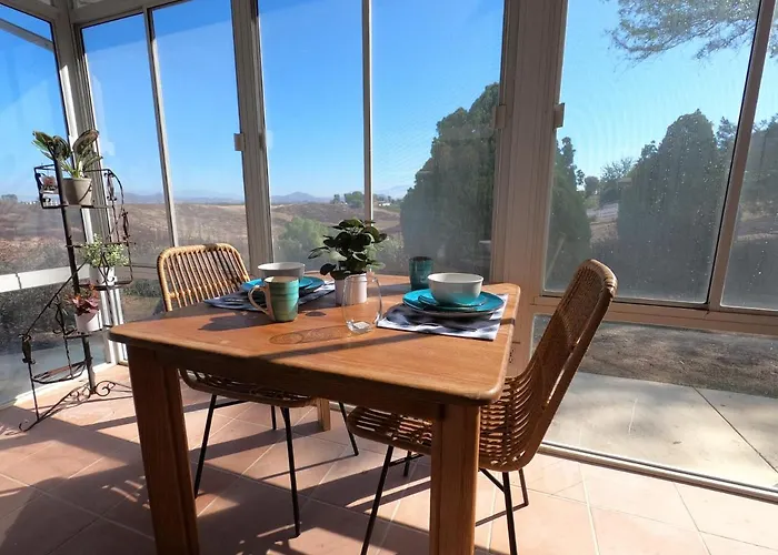 Sommer Hus-Best Value In Southern California Wine Country