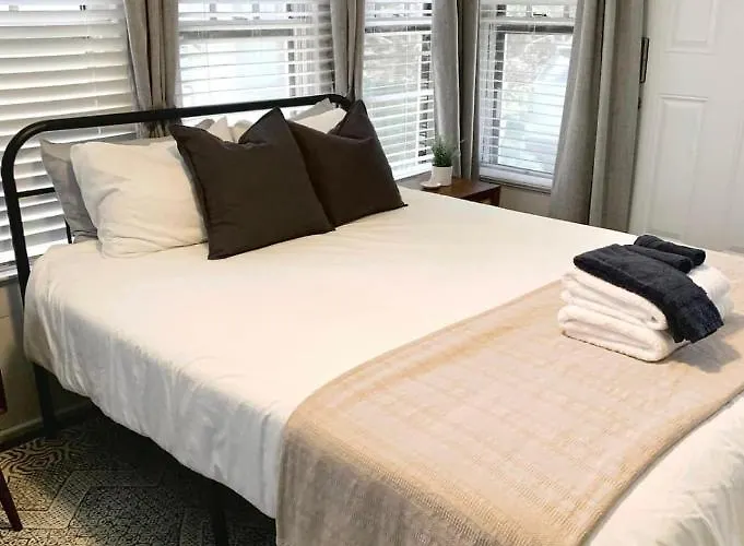 Private Room Downtown - 1 Bedroom 1Bath