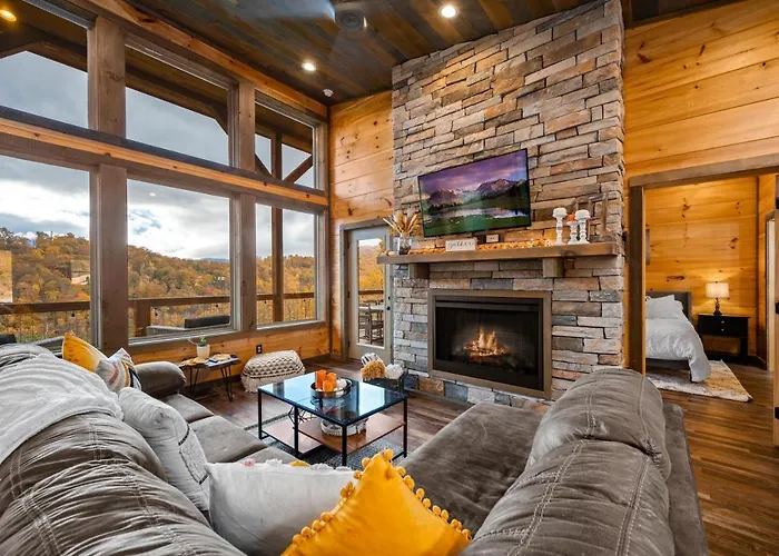 The Overlook '21 Cabin: Scenic Views with Hot Tub and Game Room