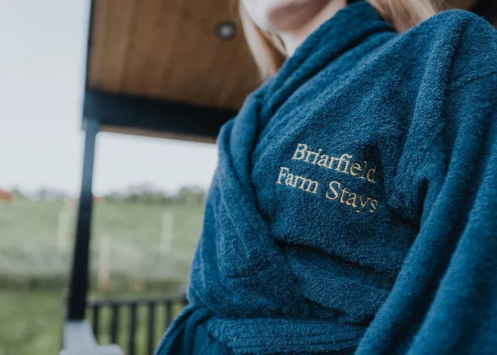 Briarfield Farm Stays - Uisce Cabin