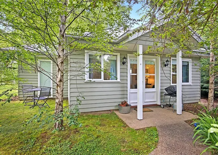 Amelina Cottages