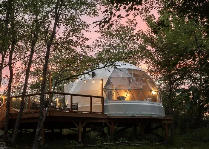 Flowedge Riverside Getaway