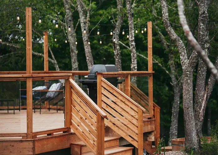 Flowedge Riverside Getaway