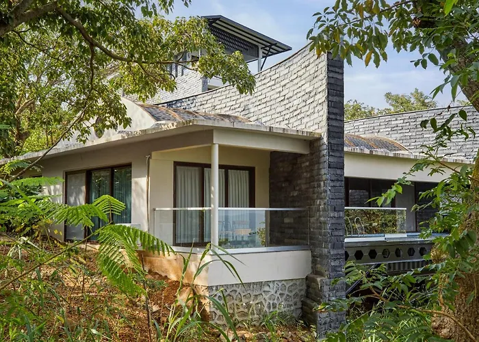 Saffronstays Yahvi Waters By Kosha s - 2-Br Near Pawna Lake With Infinity Pool And Bonfire Setup