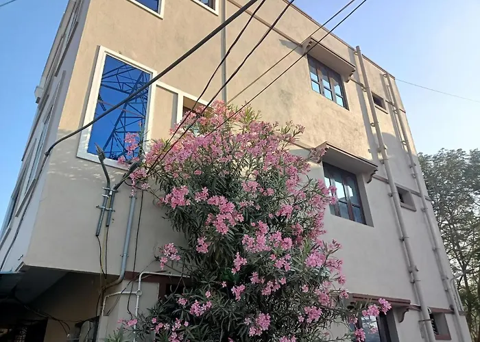 Advik Homestays