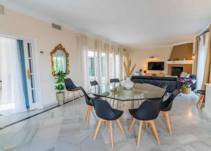 Hotel que admite mascotas: Lirios Village Marbella