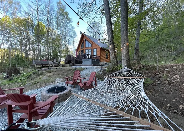 Joy'S Chalet - Hottub, Lake, & Cottage