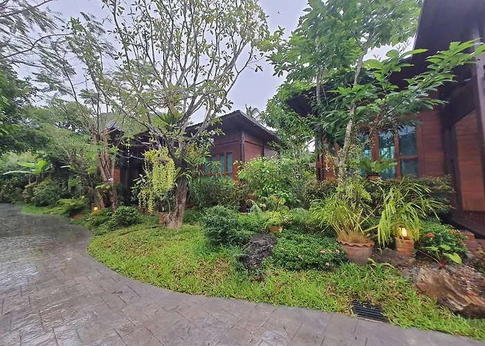 Areeya Phubeach Resort Wooden House Coliving Coworking