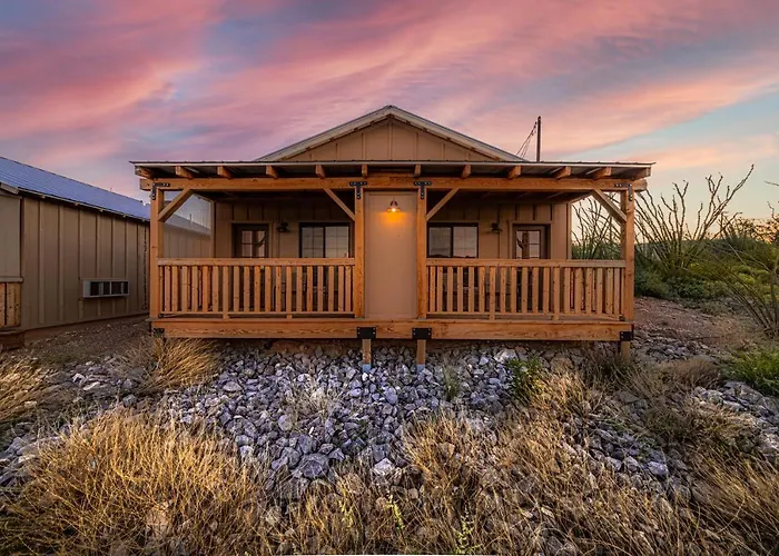 Miners Cabin #3 -Two Double Beds - Private Balcony - Walk To The Action