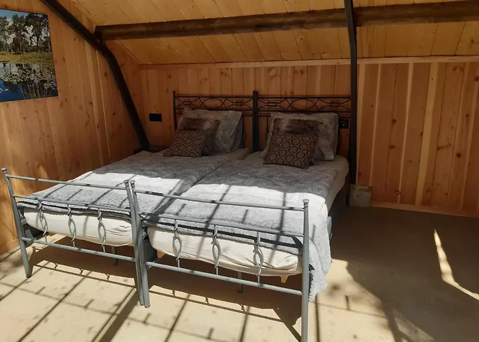 Natuurslaapkamer de zaadeest boskamer