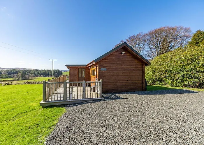 Pine Marten Lodge With Hot Tub