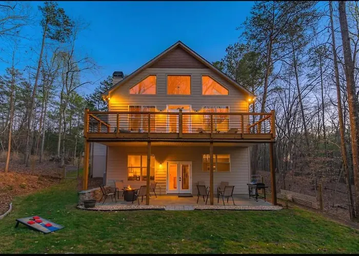 Peaceful Modern Chalet In Ellijay