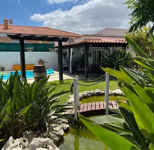Cafofos Da Zeta, Cozy Pool House