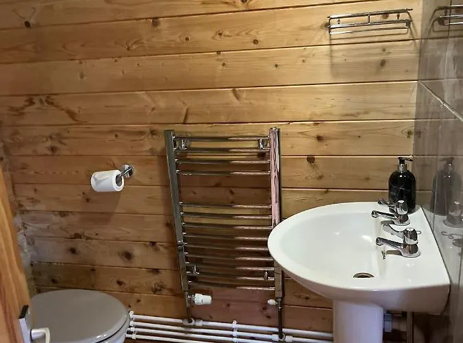 Morlais Log Cabin