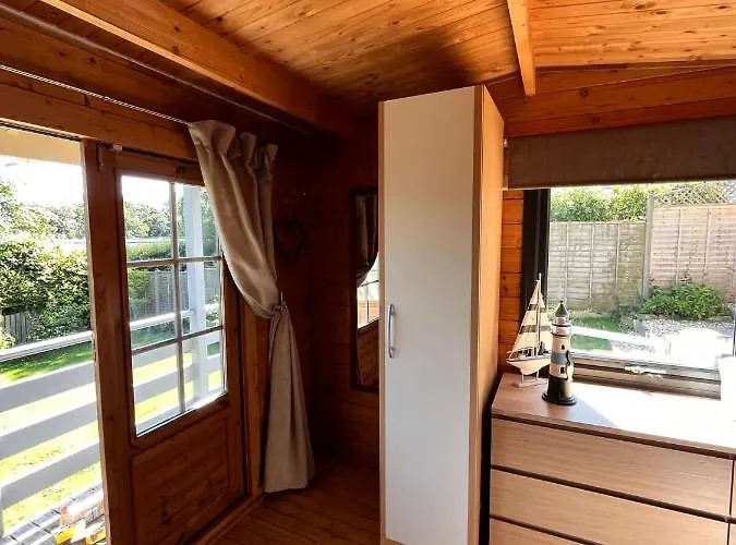 Morlais Log Cabin