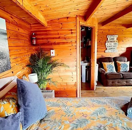 Morlais Log Cabin