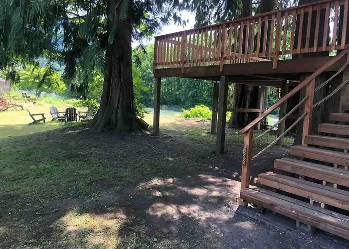 Riverfront Getaway On The Wild And Scenic