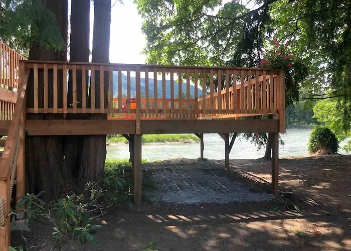 Riverfront Getaway On The Wild And Scenic