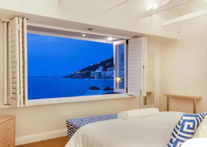 Clifton 4Th Beach Villa 6 Sleeper